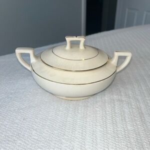 Homer Laughlin sugar bowl with lid